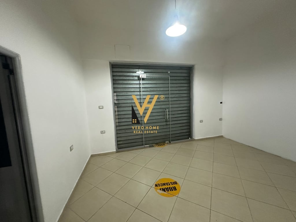 180M2 SPACE FOR RENT ON KAVAJA STREET 90,000 LEK