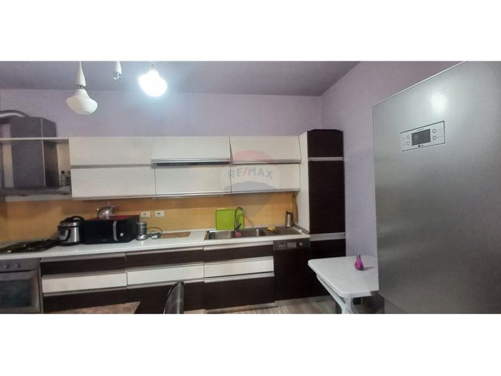 Apartament 2+1 per qera tek Kristal Center!