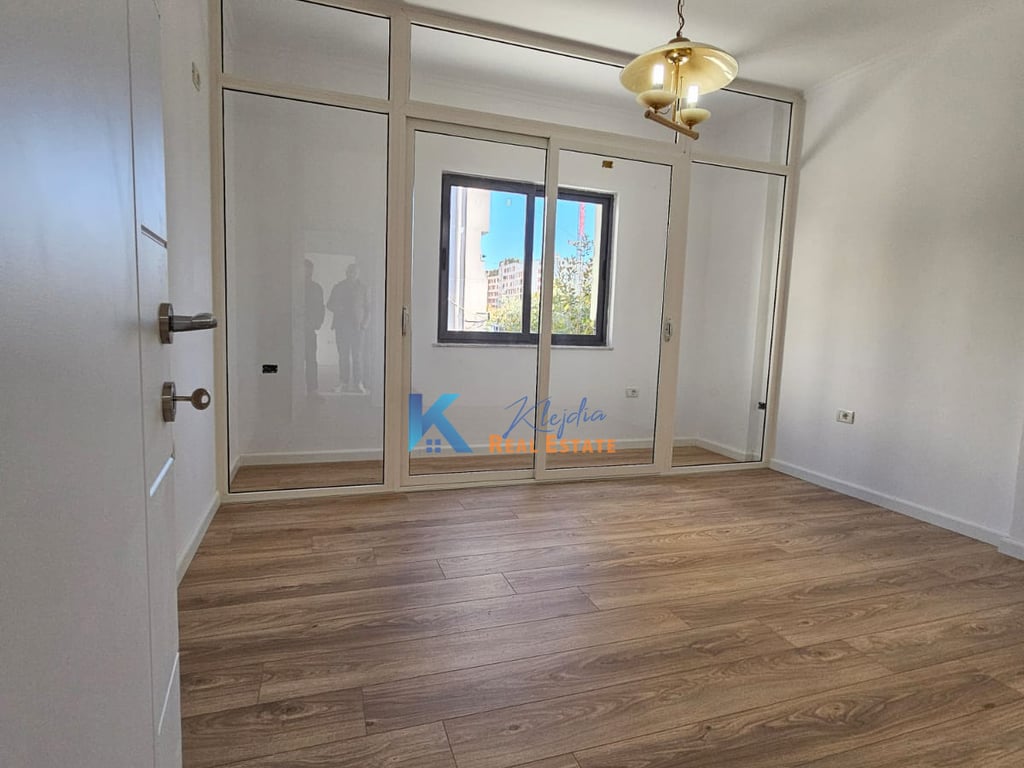 1+1 in Vendita presso Ex NSHRAK