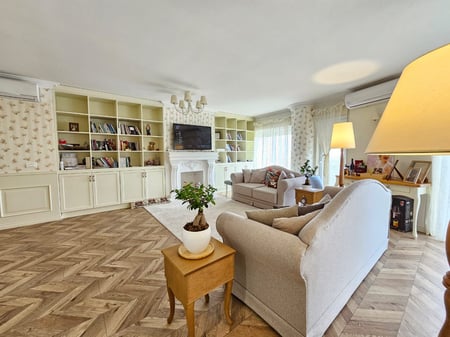 Affittasi appartamento unico 2+1+2, con vista panoramica su Tirana nella Residenza Kodra e Diellit 2!!!