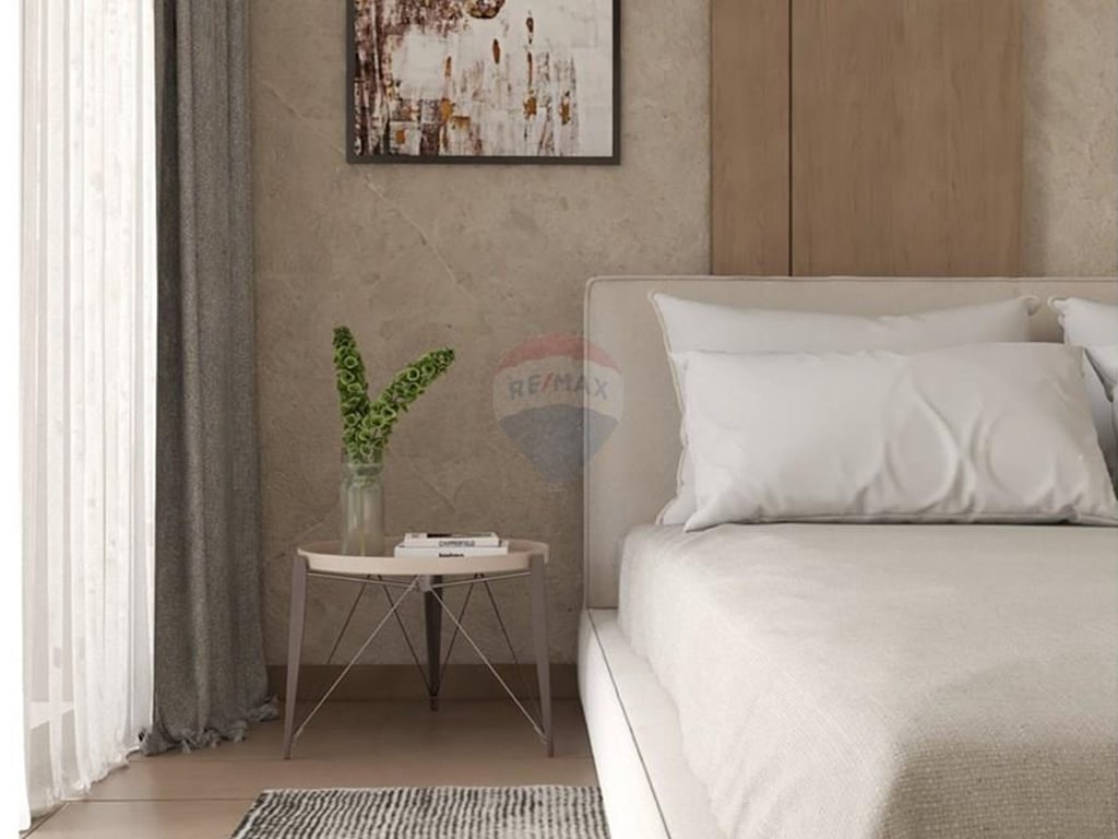 Shitet Apartament 1+1 ,tek Lake View