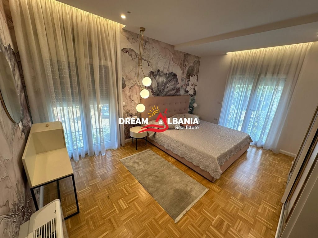 Jepet me qera vile 3 kateshe tek parku i Liqenit prane pallatit te Brigadave (ID 4251322)