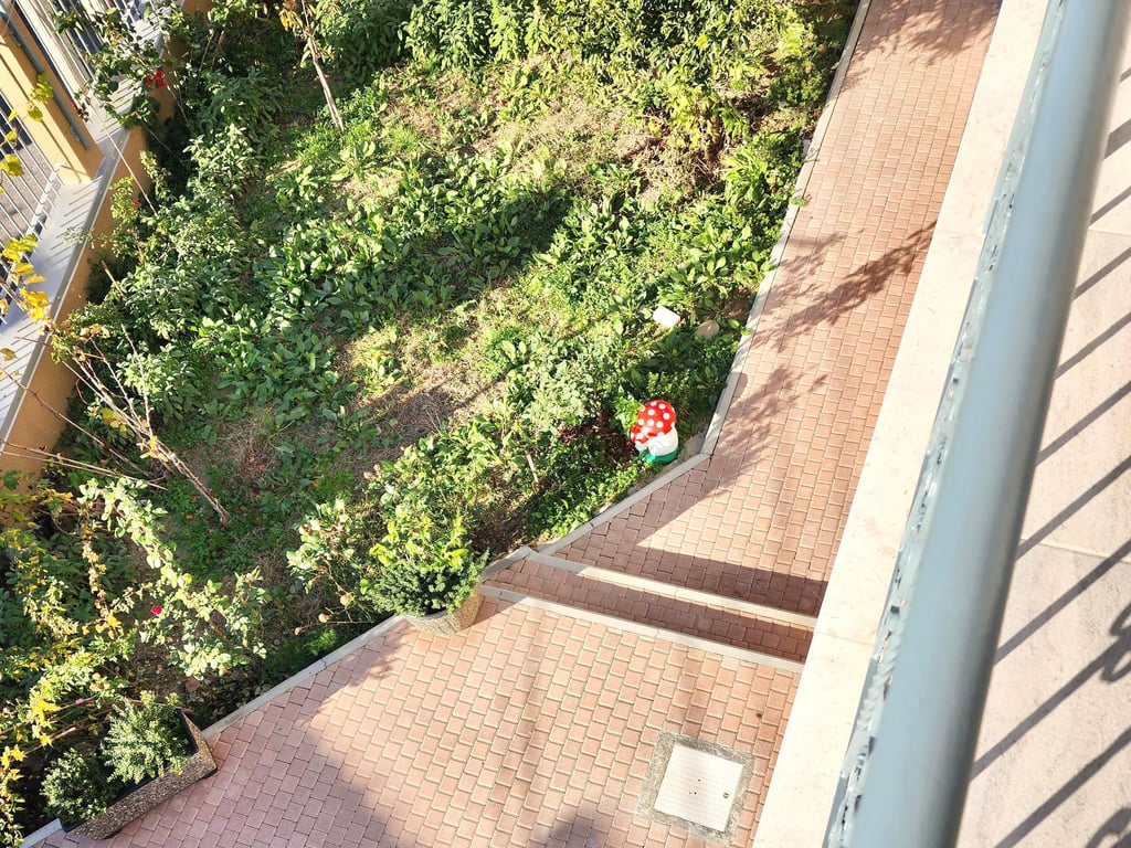 Me Qera: Vile 2 Kateshe *PRIVATE* (📍 Vilat Gjermane, Kompl.Grande, pa vajt ) Me Oborr te Madh dhe Tarrace - Super Pamje