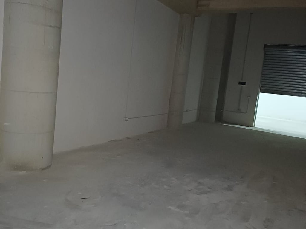 Si affittasi rivista in via Karl Gega