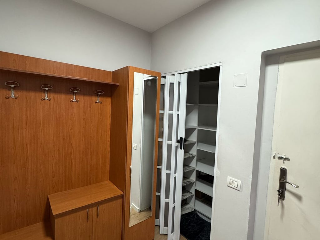 Jepet me qera apartament 1+1 ne Myslym Shyr 600 euro
