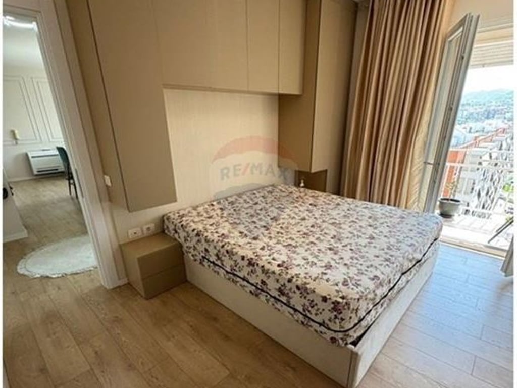 VENDESI APPARTAMENTO 2+1 IN VIA KAVAJES
