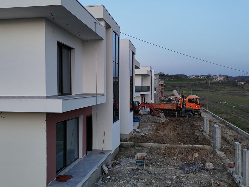 ESCLUSIVO! VENDITA DI VILLA INDIVIDUALE CON PISCINA NEL GOLFO DI LALZI 340.000 € POSSIBILITÀ DI PAGAMENTO A RATE
