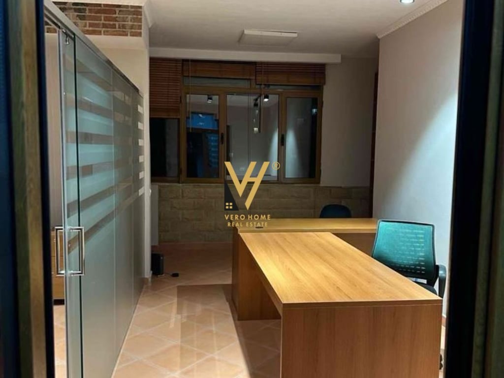JEPET ZYRE 75 M2 ME QERA TE STACIONI I TRENIT 600 EURO
