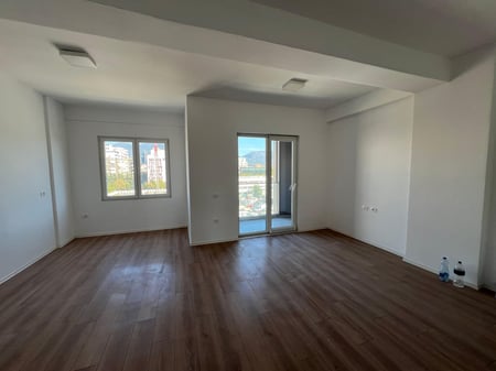 AFFITTASI APPARTAMENTO 2+1 VUOTO PER UFFICI