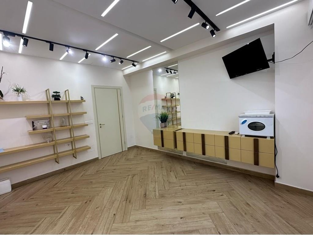 Ambiente commerciale in affitto del Comune di Parigi