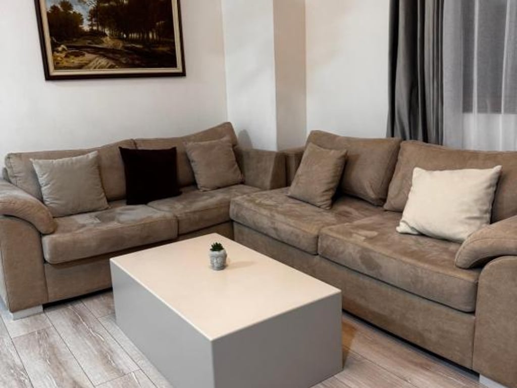 2+1 per qira te Stacioni i Trenit, afer Intermedica