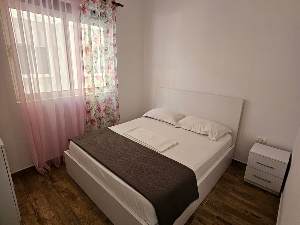 APARTMENT 2+1 FOR SALE IN QERRET BEACH