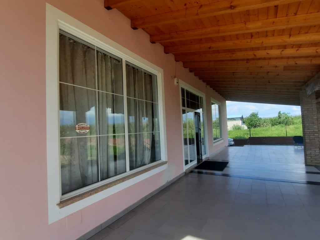 🔥Super property for sale, opportunity for agritourism🔥 Restaurant + 3500 m² of land for sale in Blerimaj, 2km from the Kavaje-Rrogozhine highway.