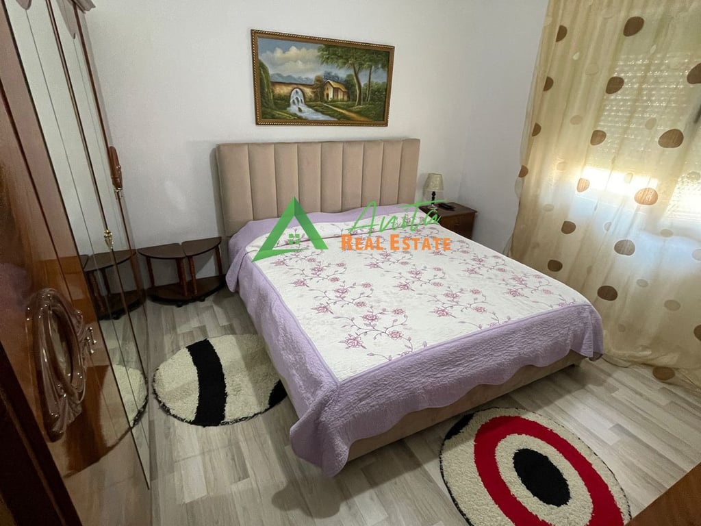 A pochi passi da Don Bosco offriamo in vendita un appartamento 2+1.