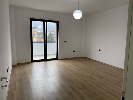 Apartament 2+1 me qira tek Farmacia 10!