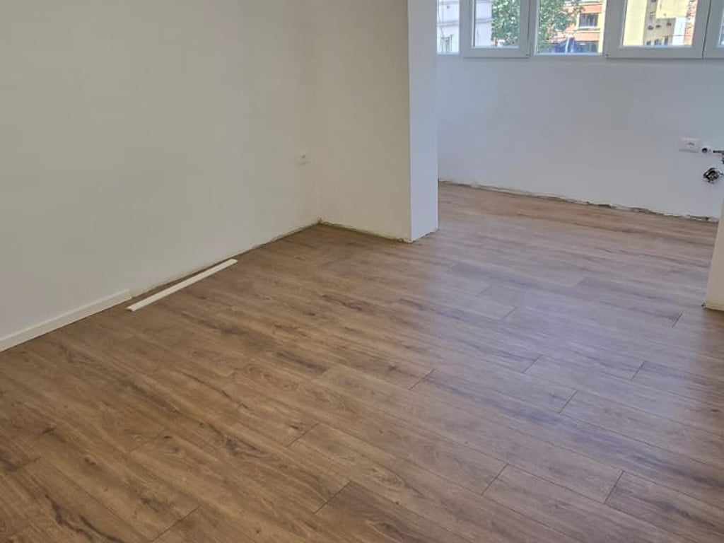 For sale: 2+1 Apartment on Kavaja Street.