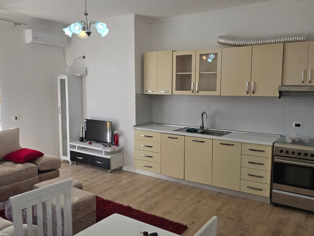 Apartament 2+1 me qira ne Misto Mame