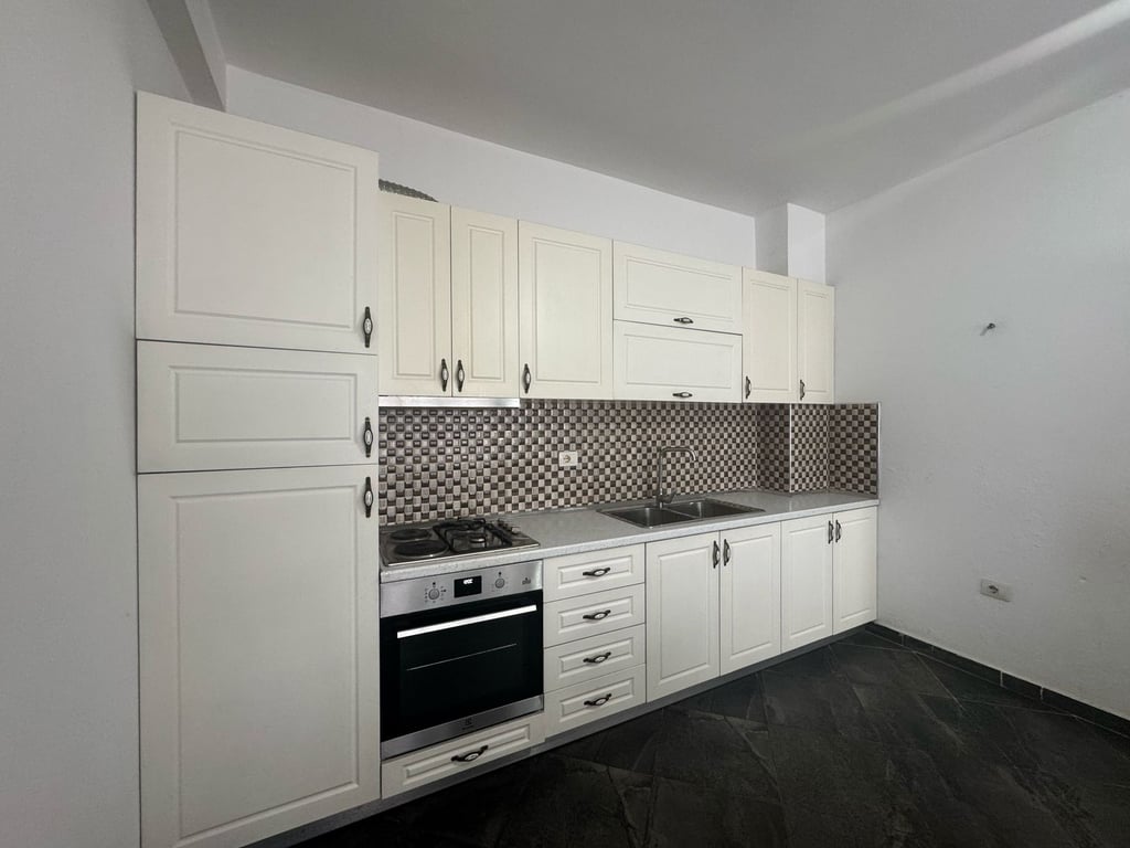 A 1+1 apartment is available for rent near Artist, Astie.