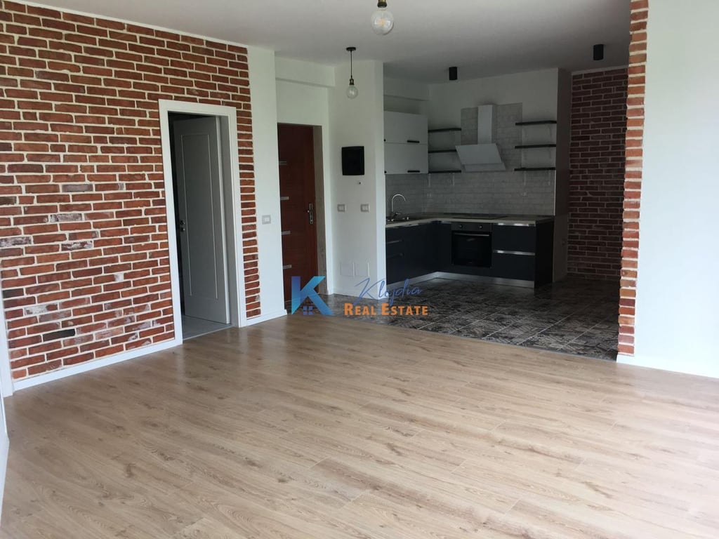 2+1+2 apartment for rent above the Botanical Garden