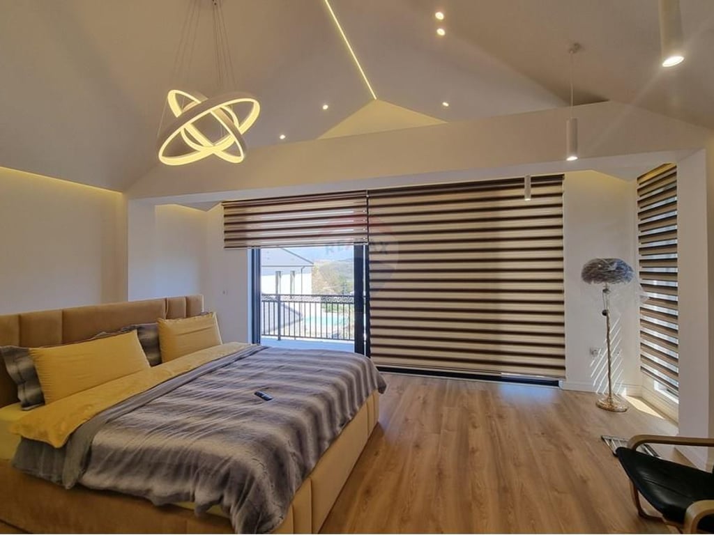 LUXURIOUS VILLA FOR RENT IN BERZHITE!