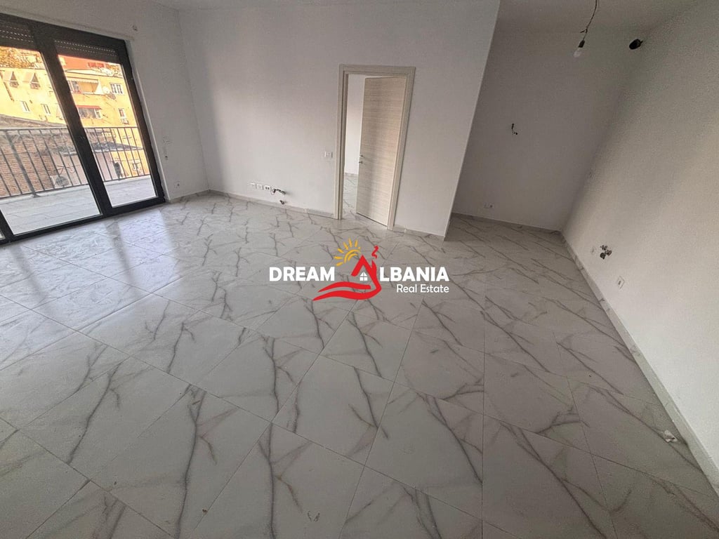 Apartament 2+1+2 per Qera tek Myslym Shyri, Prane Kastratit ne Tirane (ID 42215012)