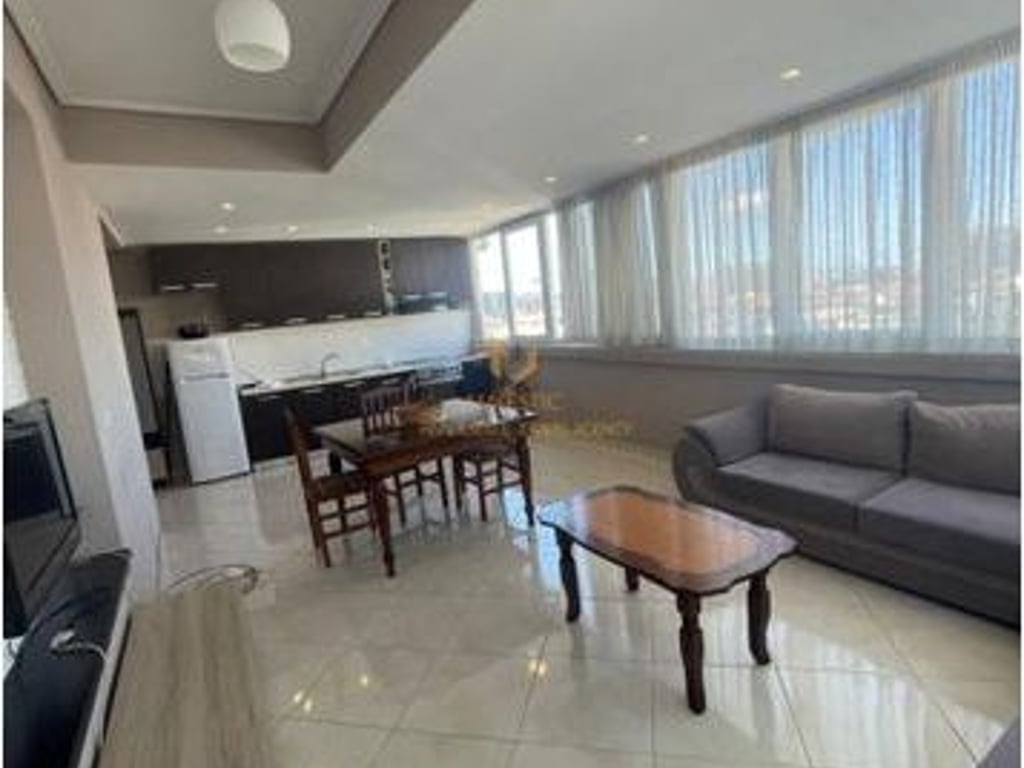 Shitet apartament 2+1 tek rr Ndre Mjeda , ish parku 