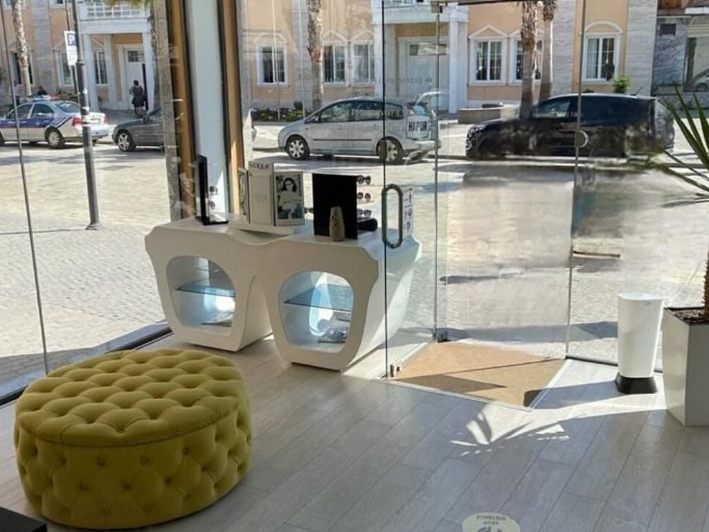 🔥Super dyqan ne qender,perballe bashkise Kavaje,20 m nga sheshi kryesor.