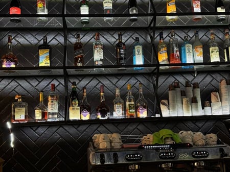 🏢 INVEST IN A READY-MADE ASSET – BUSINESS ENVIRONMENT (BAR-CAFE) WITH A VERANDA, 5 MAJI