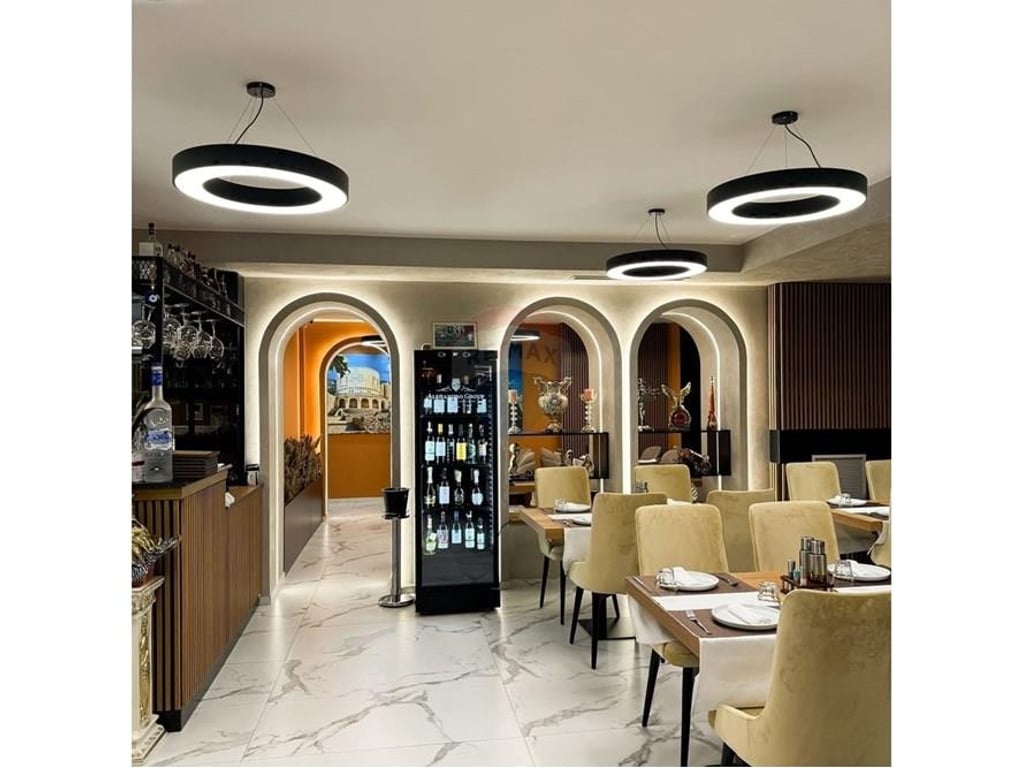 JEPET ME QERA RESTORANT 180M2 ne zonen e 21-shit
