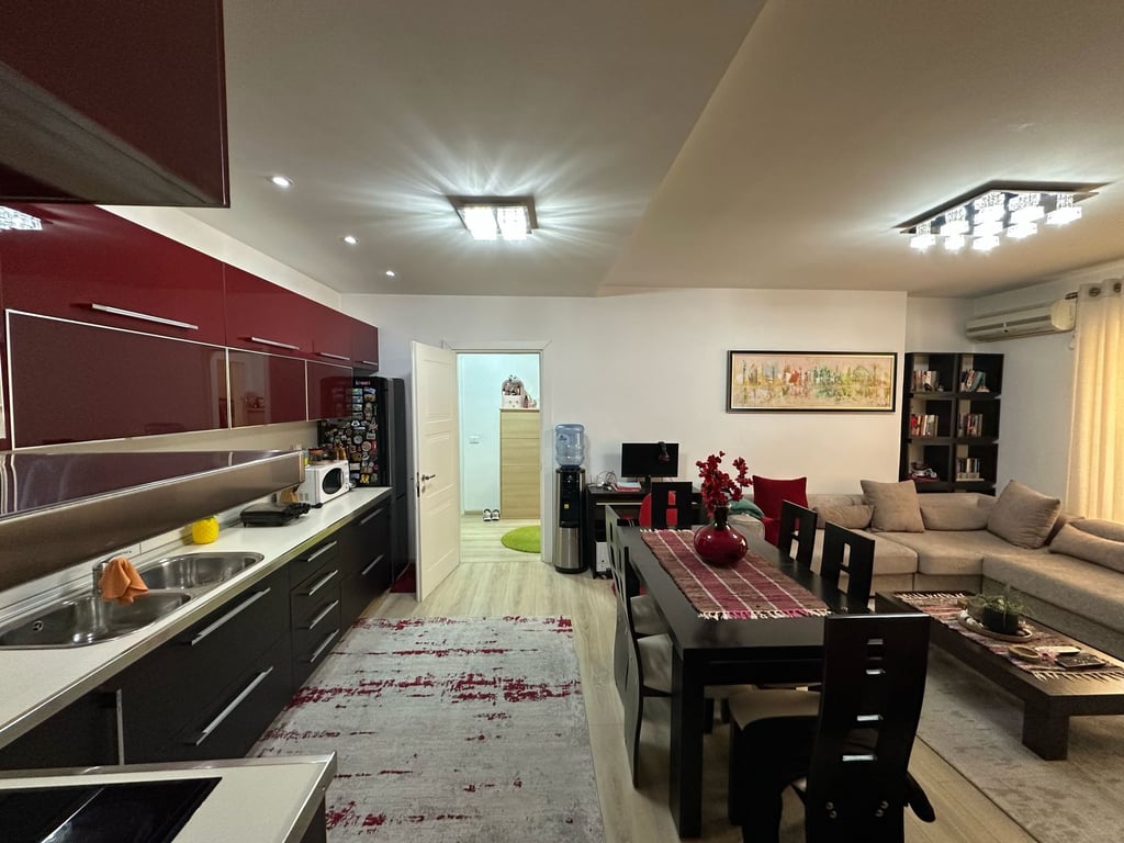 	 Apartament 2+1 me Qera ne Astir
