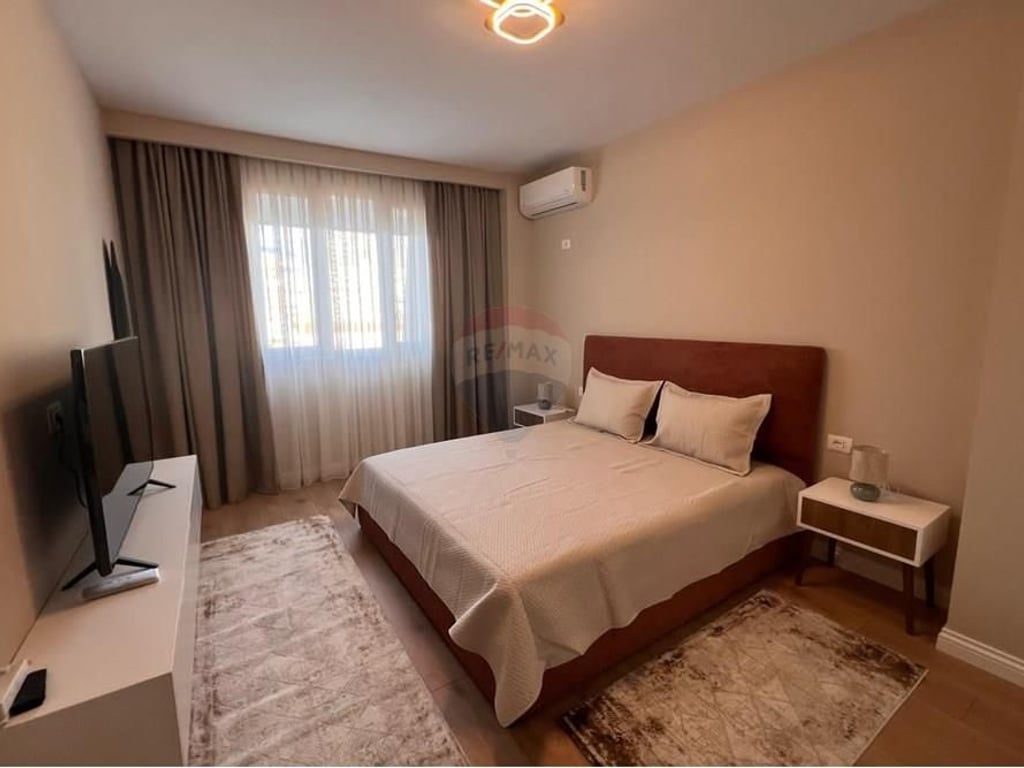 APARTMENT FOR RENT - ZOGU I BOULEVARD + PARKING SPACE