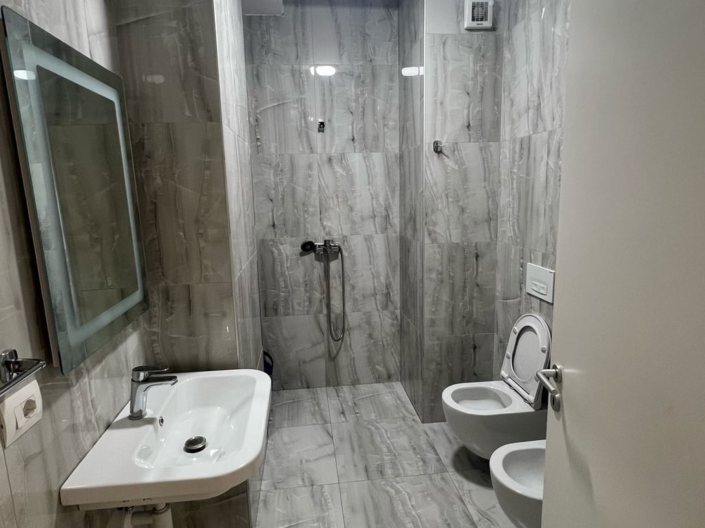 Affittasi appartamento 2+1+2 in Jordan Misja vicino al Bulevardit te Ri.