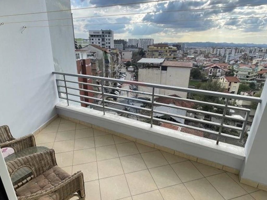 2+1 apartment. United School