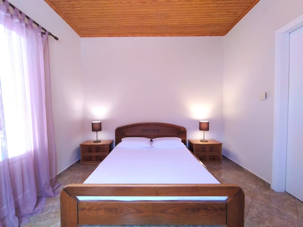 Shitet Vile 1 kateshe ne Yzberisht (ID BV0113) Tirane​