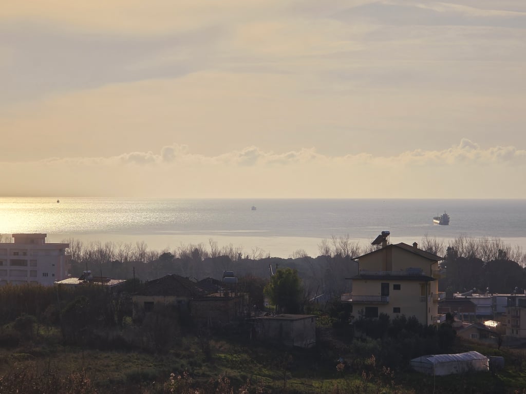 Shitet Tokë në Arapaj, Durrës – Mundësi Ndarjeje sipas Kërkesës