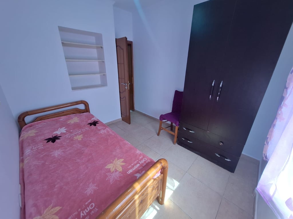 Tirana, affittasi appartamento 2+1 al 4° piano, 60 m² (Mine Peza) 47.000 Lek.