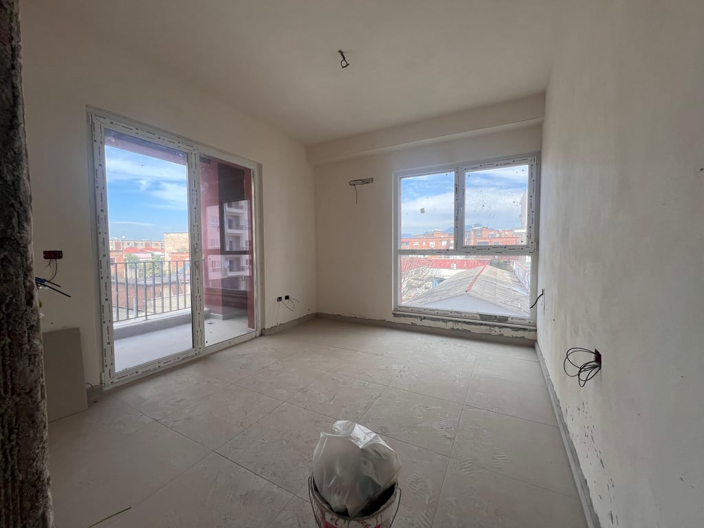 SHITET APARTAMENT 2+1, Kompleksi Aura , Laprake