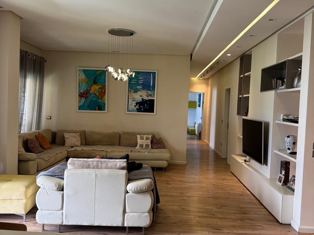 For sale 2+1+2+2 parking spaces Zoo Garden