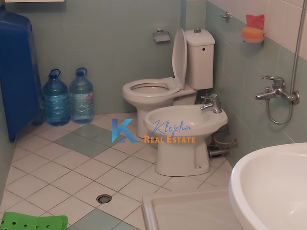 Ambient per zyra te rruga Fortuzi