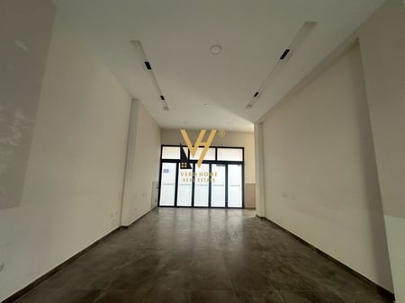 SHOP FOR RENT 89 M2 ON FROSINA PLAKU STREET 100,000 LEK
