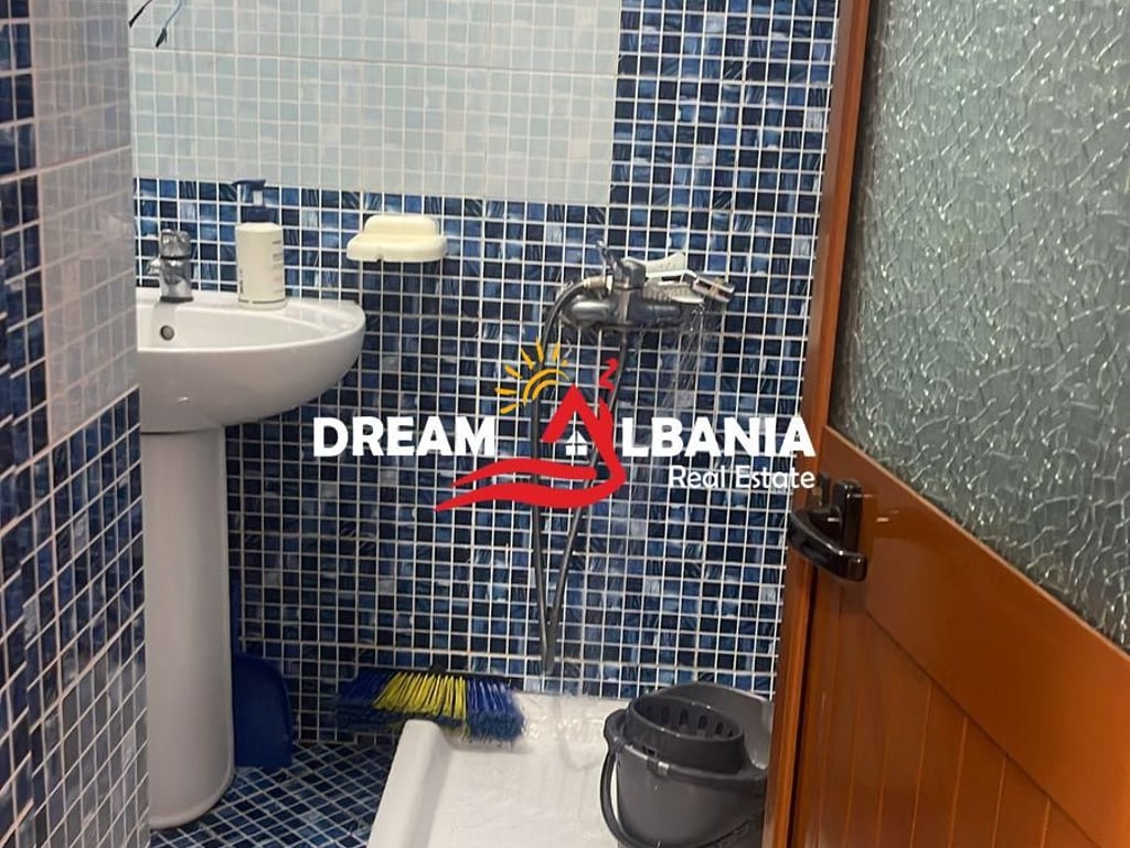 Jepet me qera apartament 1+1 ne rrugen e Barrikadave prane kopshtit Bucko (ID 42111351)