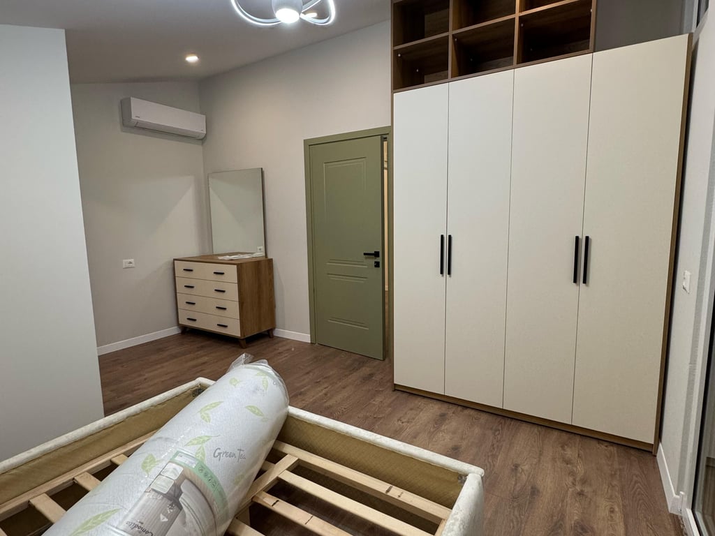 Vilë 2-katëshe me qira pranë TEG-ut – Komfort dhe privatësi!