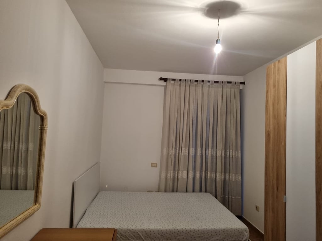 Affittasi appartamento 2+1+1 con balcone