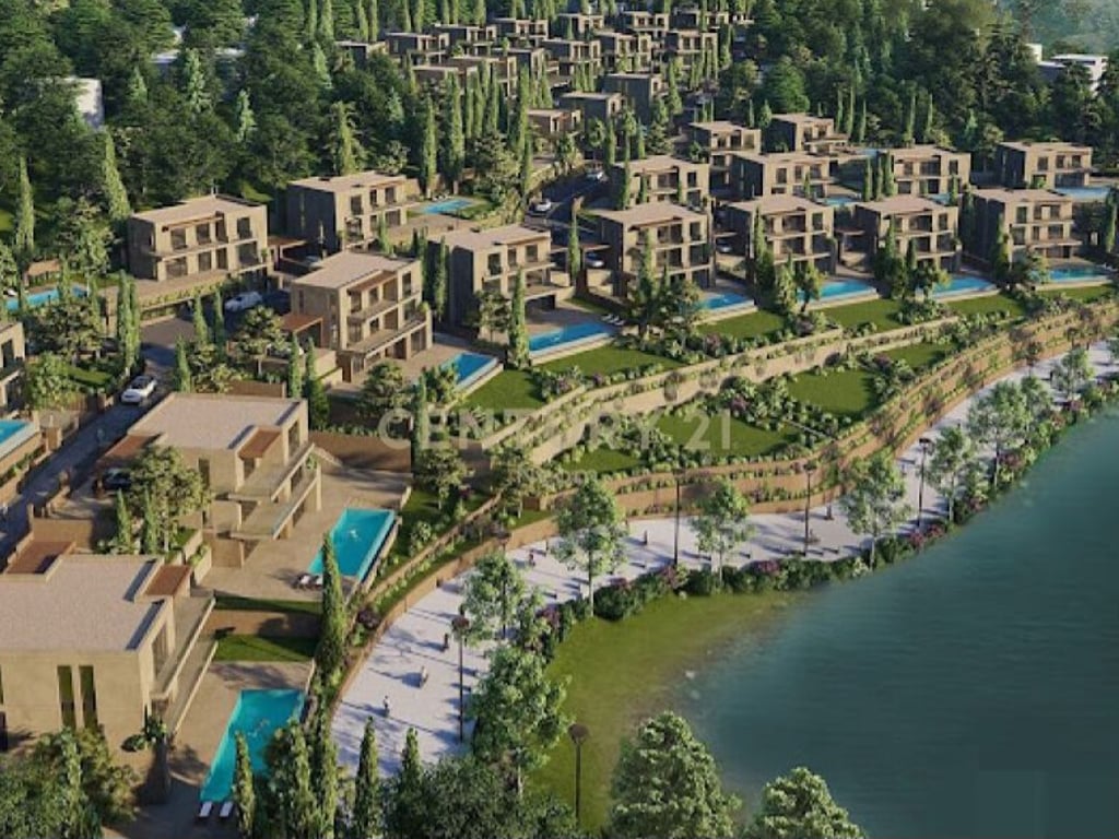 🌿 VILË LUKSOZE ME PAMJE MAHNITËSE NË "LAKESHORE RESIDENCE", FARKË! 🏡 | LUXURY VILLA WITH STUNNING LAKE VIEWS IN "LAKESHORE RESIDENCE", FARKË!