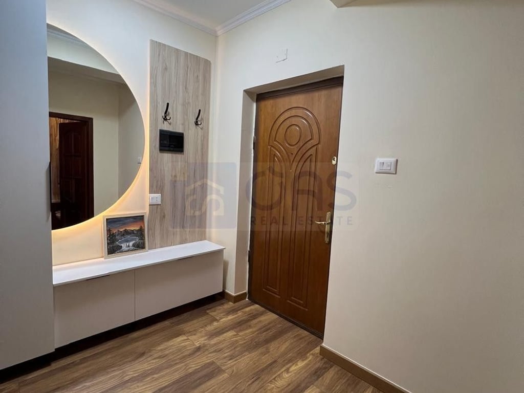 Apartment 1+1 for rent at Pazari i Ri 600 euros.