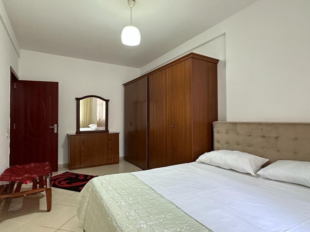 APARTAMENT 1+1 PER QIRA ; BAR ARTISTI , ASTIR 400 EURO