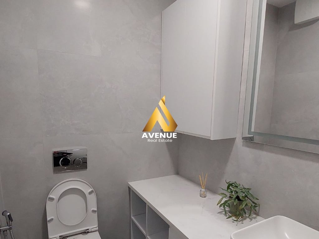 Jepet me Qira apartament 2+2+2 tualete Bllok, Tirane