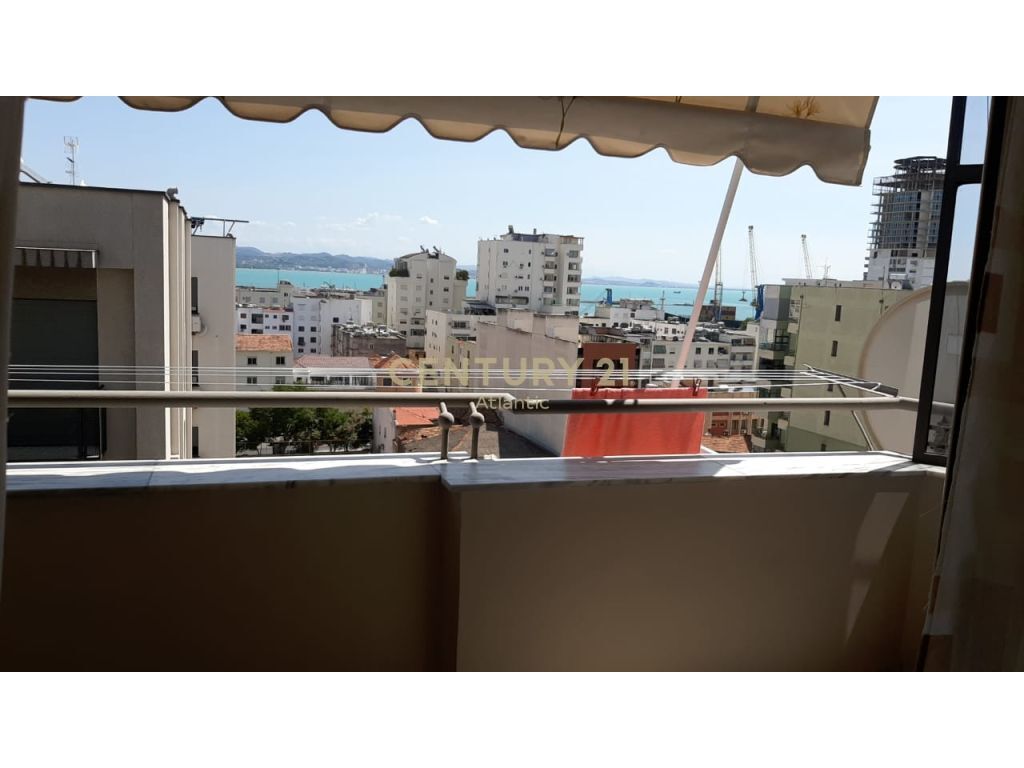 AFFITTASI 2+1+2 BAGNI PRESSO POLIKLINIKA, DURRES!