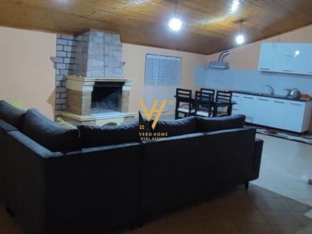 THE 4TH FLOOR OF A PRIVATE VILLA FOR RENT IN SAUK I RI 40,000 LEK