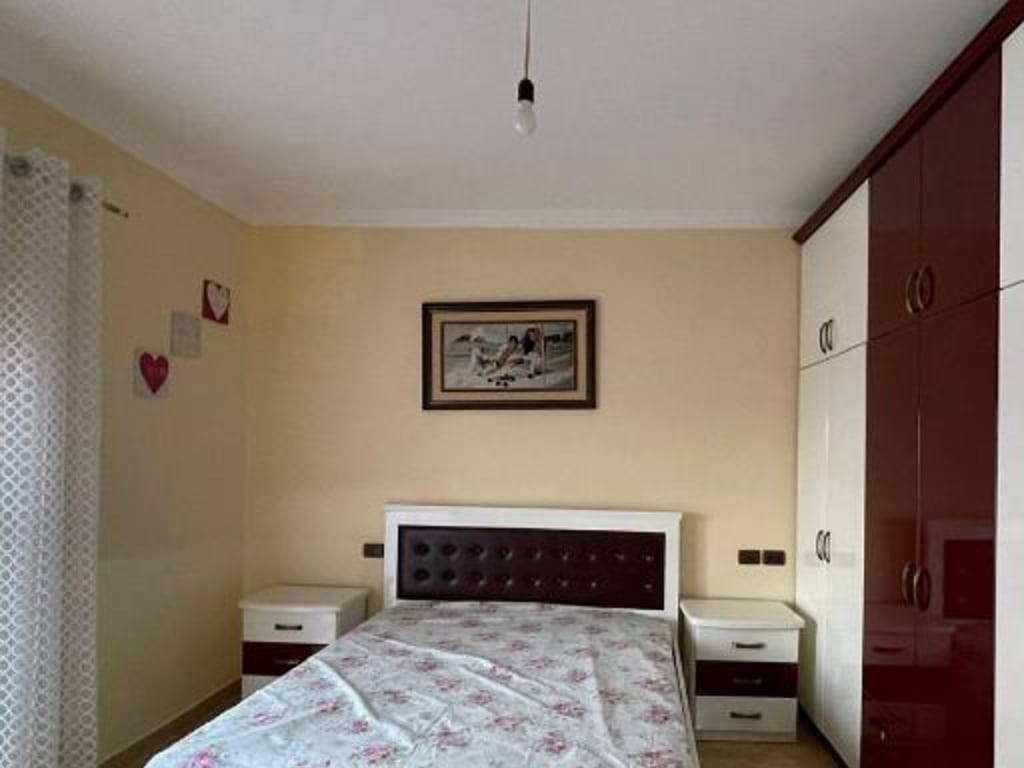 SHTEPI ME QERA - FRESKU